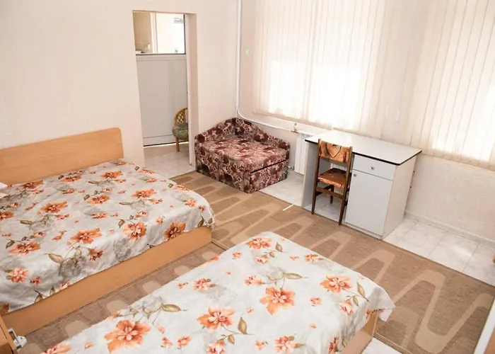 招待所 за гости *